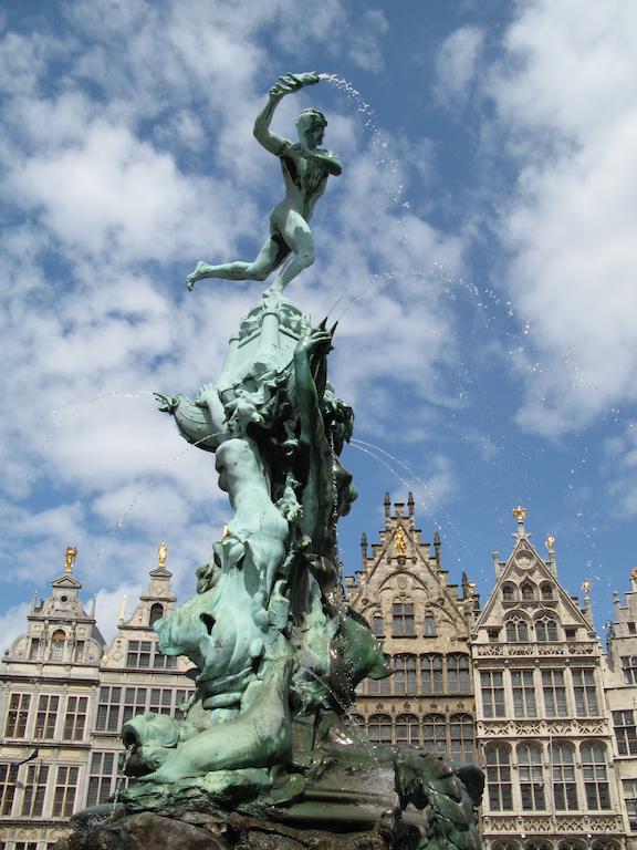 Apartment View Of Antwerpen Rom bilde